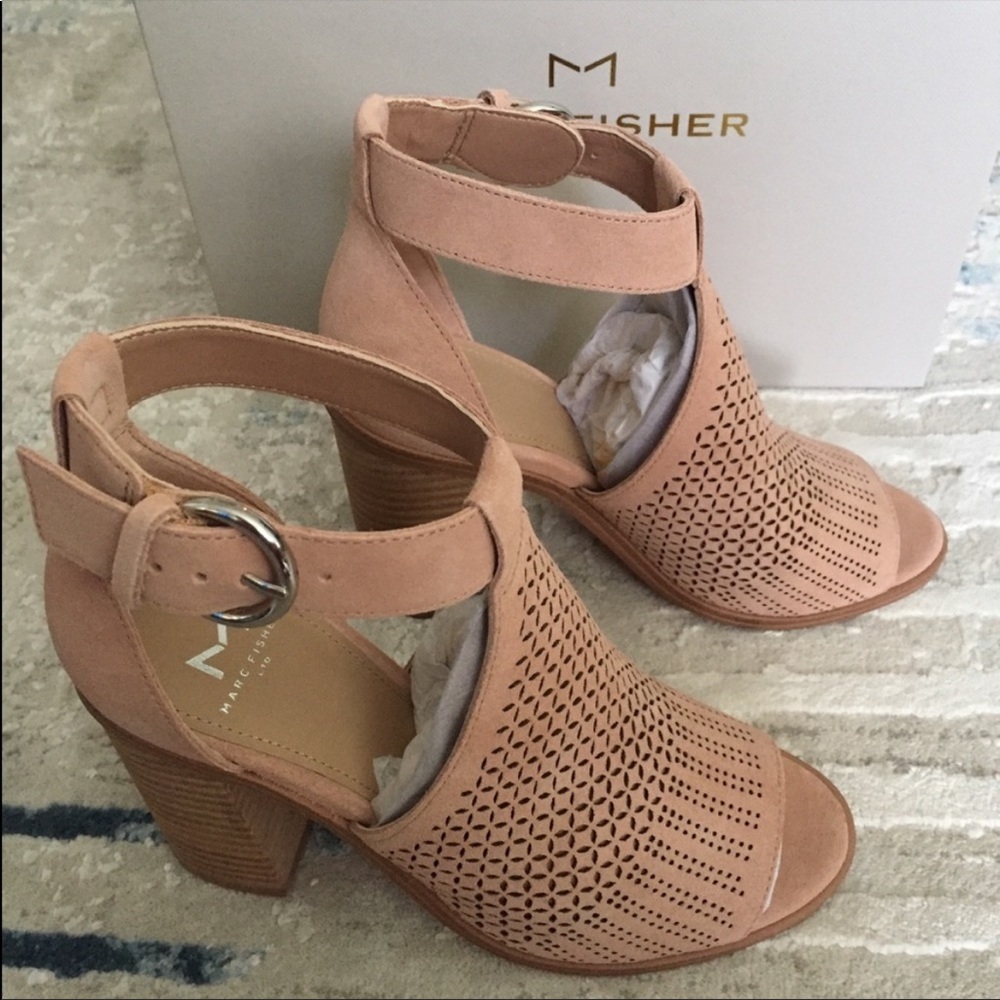 Marc Fisher LTD Vixen Sandal